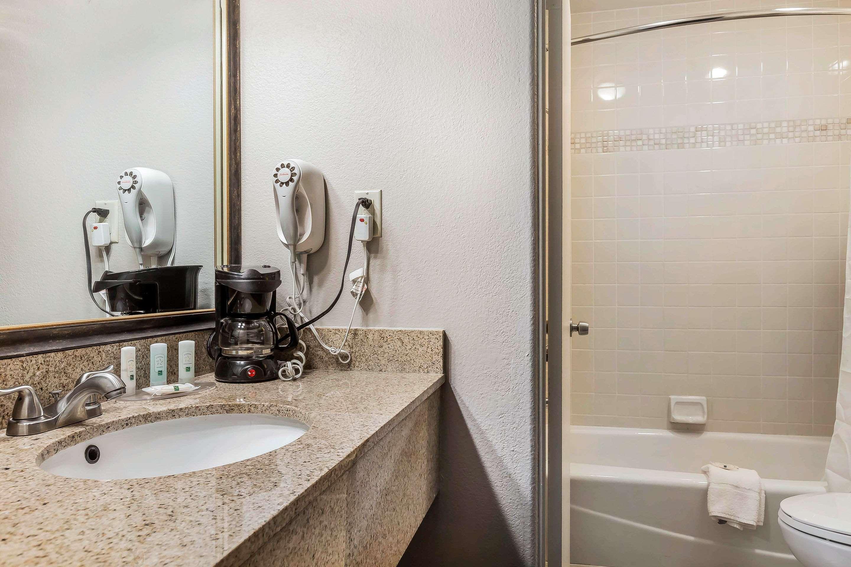 Quality Inn Fallbrook I-15 Bagian luar foto
